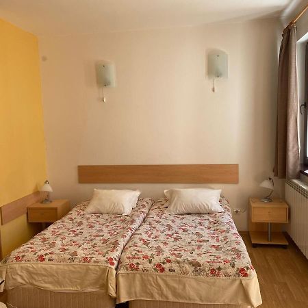 Apart Hotel Flora Residence - Clover Building Flat 09 波罗维茨 外观 照片